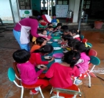 CHĂM SÓC BỮA ĂN CHO TRẺ Ở TRƯỜNG MN LÂM THỦY